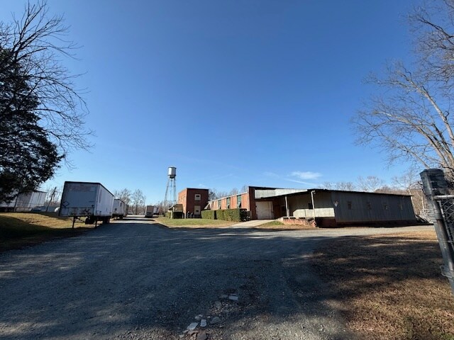 More Photos Of 2729 Ossipee Front St, Elon Truck Terminal For Sale