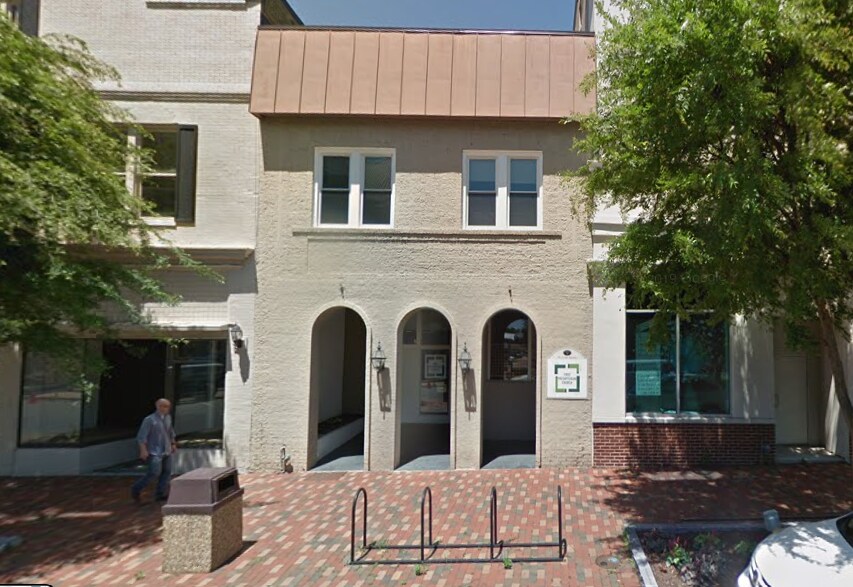 Primary Photo Of 9 Court Sq, Harrisonburg Office For Lease