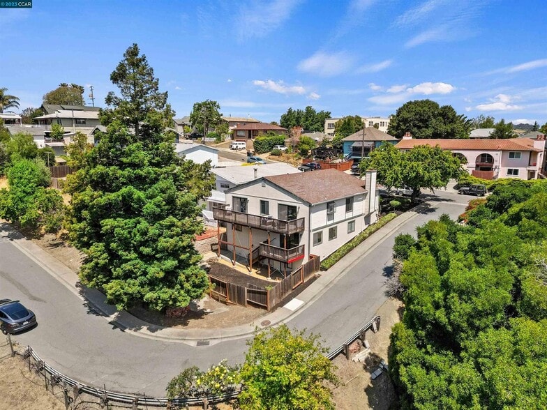 Primary Photo Of 619 Edwards St, Crockett Healthcare For Sale