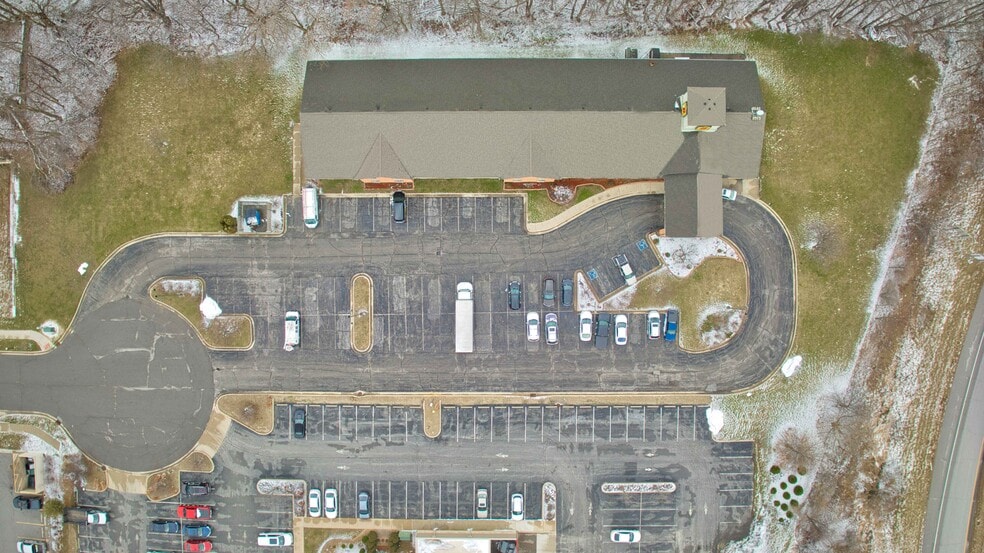 More Photos Of 3005 John Howell Dr, Valparaiso Hotel For Sale