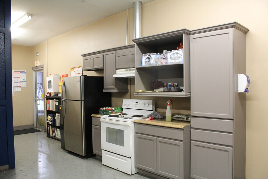 More Photos Of 8101 Fite Rd, Pearland Warehouse For Sale