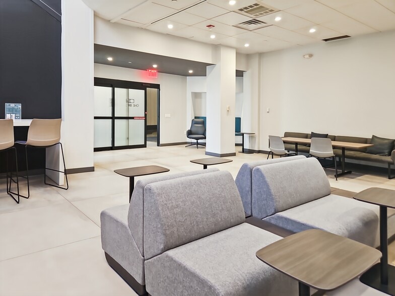 Primary Photo Of 1 Bridge Plz N, Fort Lee Coworking Space