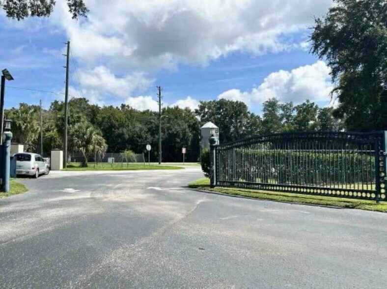 More Photos Of 14337 Annutalaga Ave, Brooksville Warehouse For Sale