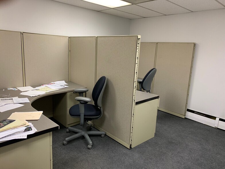 More Photos Of 95 Elmcroft Rd, Stamford Warehouse For Lease