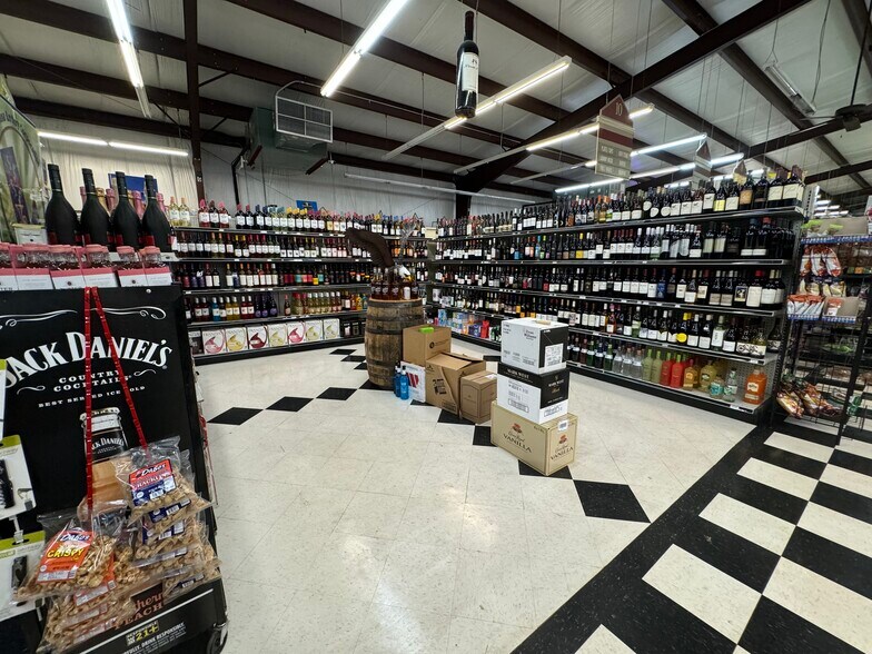 More Photos Of 9421 S Hwy 165, Woodworth Service Station For Sale