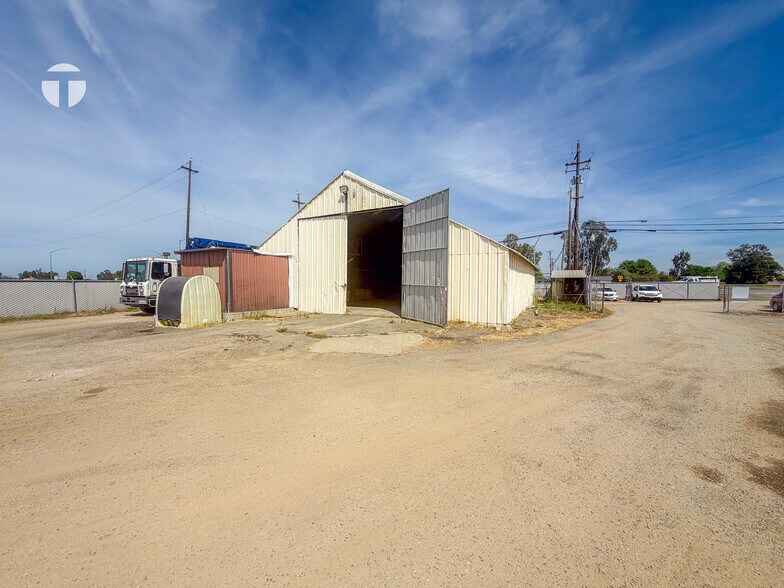 Primary Photo Of 5020 Commercial Pl, Sheridan Industrial For Sale