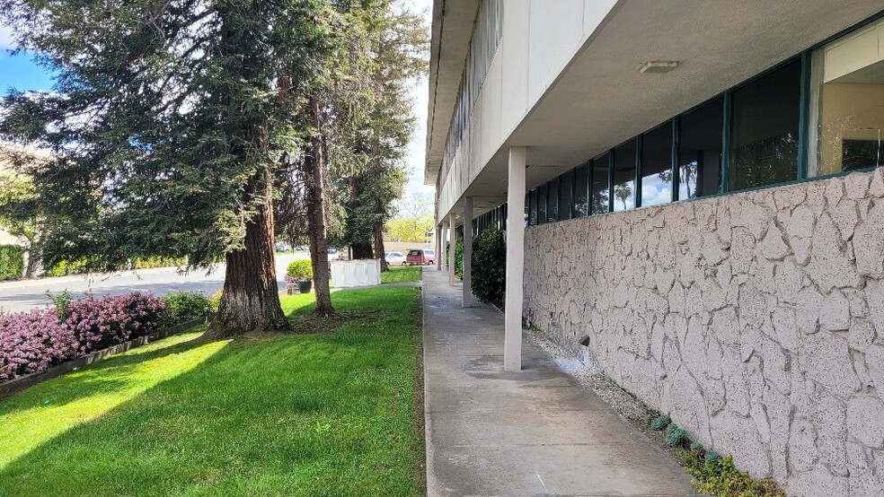 More Photos Of 2322 Butano Dr, Sacramento Medical For Lease