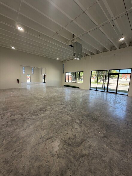 More Photos Of 223 N Boulder Ave, Tulsa General Retail For Lease