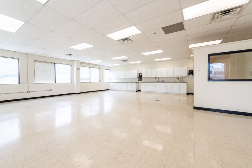 More Photos Of 5 Campanelli Cir, Canton Research And Development For Lease