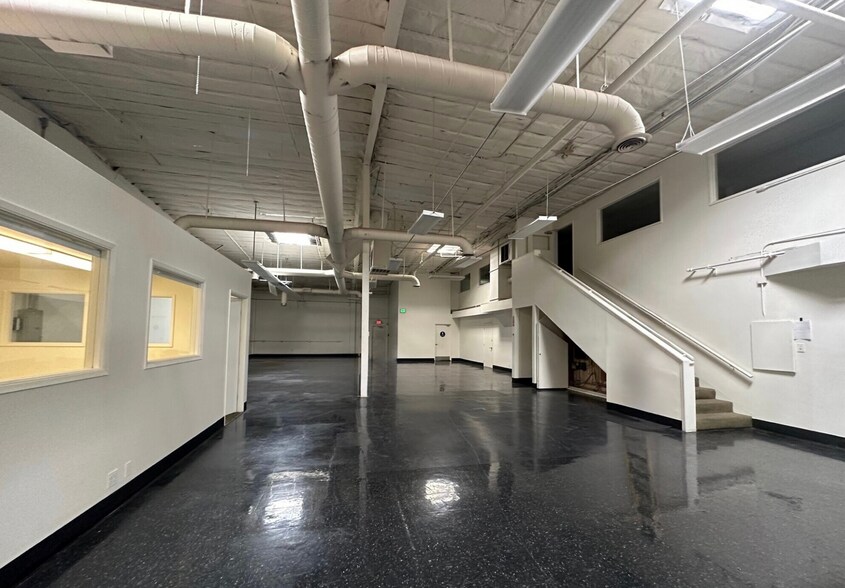 More Photos Of 1017 S Mountain Ave, Monrovia Manufacturing For Lease