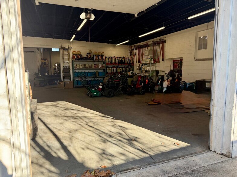 Primary Photo Of 5 Reynolds st, Norwalk Industrial For Lease