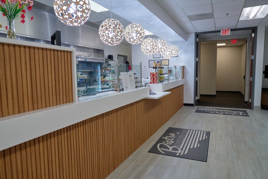 More Photos Of 9040 Roswell Rd, Atlanta Office For Lease