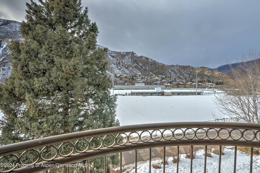 More Photos Of 1607 Grand Ave, Glenwood Springs Loft Creative Space For Sale