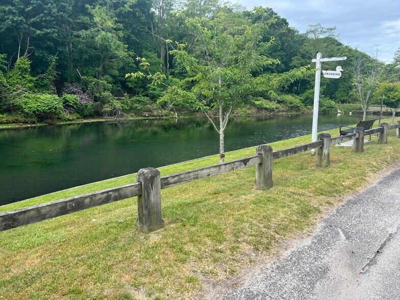 More Photos Of 2042 N Country Rd, Wading River Office For Lease