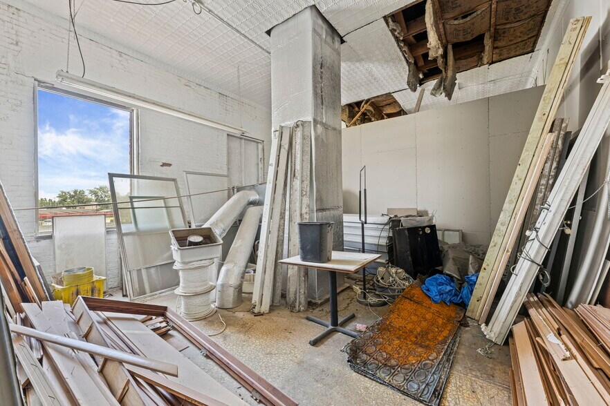 More Photos Of 415 W Madison Ave, Iola Restaurant For Sale