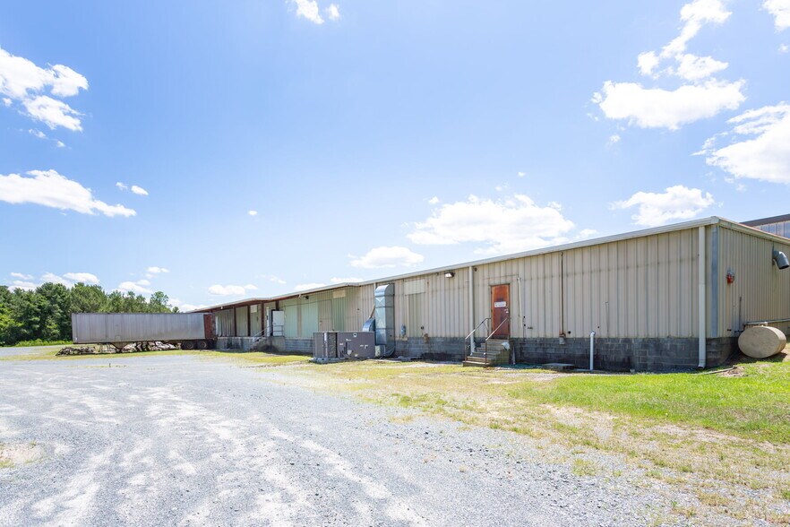 More Photos Of 520 E Main St, Candor Warehouse For Sale