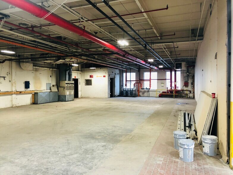 More Photos Of 812 E Ferry St, Buffalo Warehouse For Lease