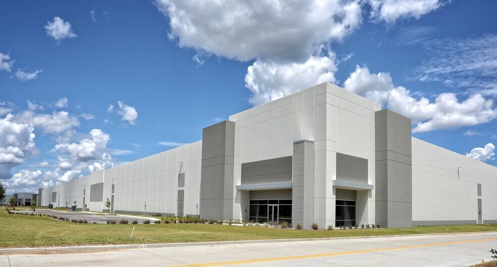 More Photos Of 110 Little Hearst Pky, Pooler Warehouse For Lease