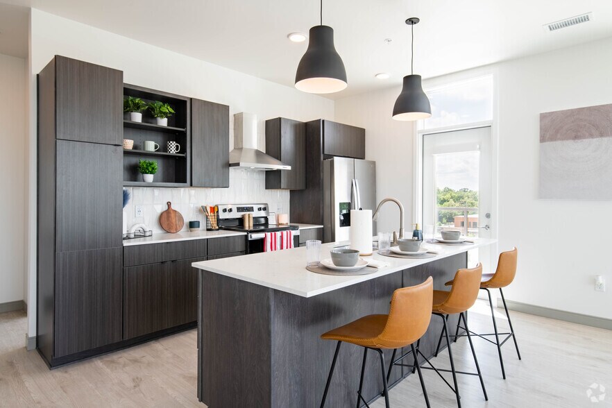 More Photos Of 2521 East Washington Ave, Madison Apartments For Lease