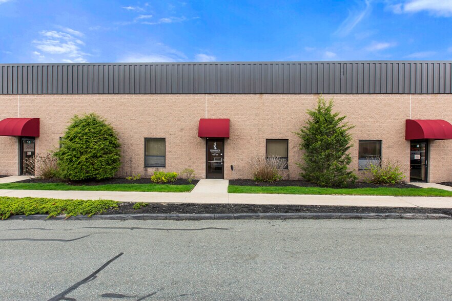 More Photos Of 65 Parker St, Newburyport Light Distribution For Lease