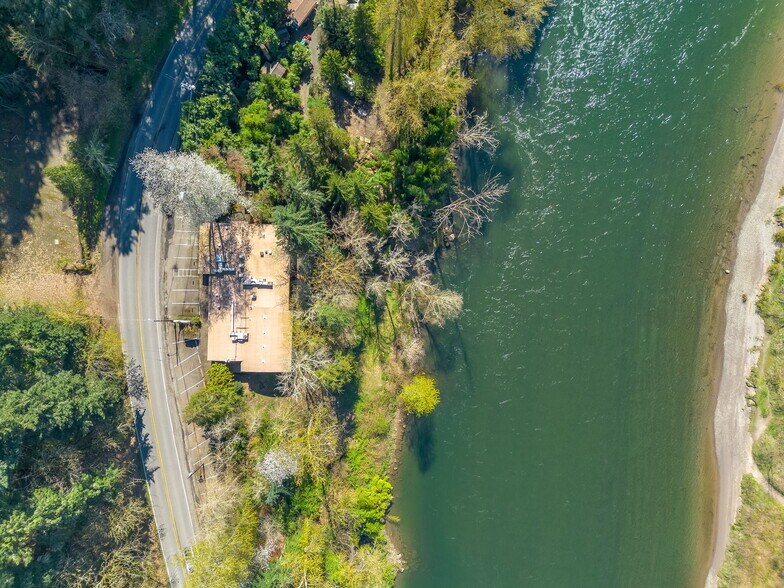 More Photos Of 1325 E Columbia River Hwy, Troutdale Restaurant For Sale