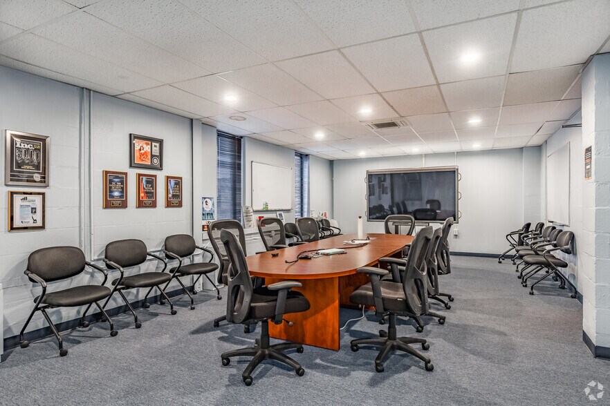 More Photos Of 5000 Letterkenny Rd, Chambersburg Office For Sale
