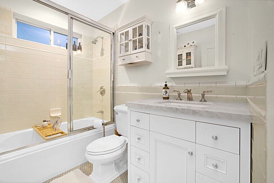 More Photos Of 7621 Norton Ave, West Hollywood Multifamily For Sale