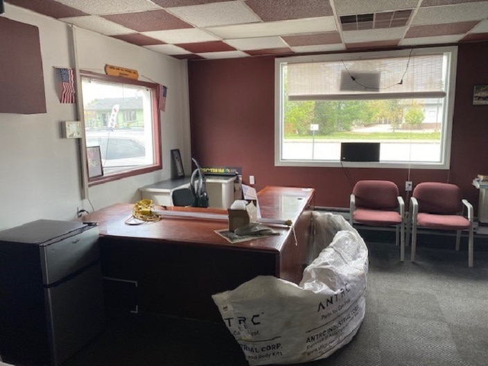 More Photos Of 578 Mast Rd, Manchester Auto Repair For Lease