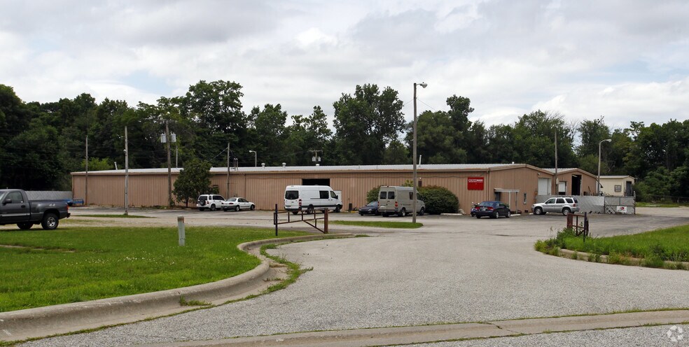 Primary Photo Of 2211 Wilden Ave, Goshen General Retail For Lease