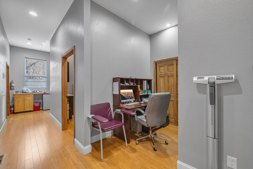 More Photos Of 1039 Boyds Crk, Seymour Freestanding For Sale