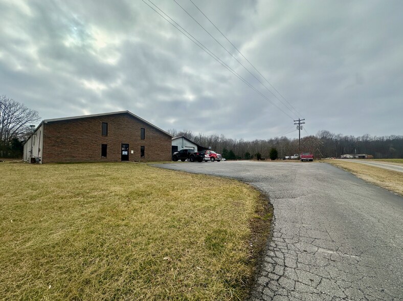 More Photos Of 430 Carthage Rd, Red Boiling Springs Industrial For Sale