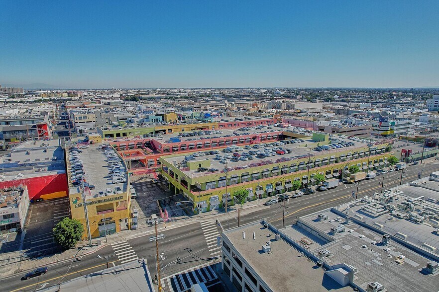 More Photos Of 1100 S San Pedro St, Los Angeles Storefront For Lease