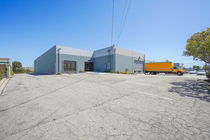More Photos Of 8320-8350 Isis Ave, Los Angeles Warehouse For Lease