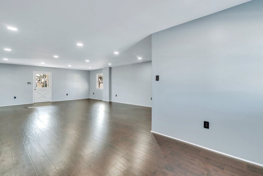 More Photos Of 4809 Augusta Rd, Savannah Storefront Retail Office For Sale