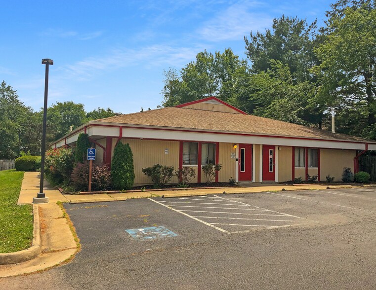 More Photos Of 83 Sugarland Run Dr, Sterling Daycare Center For Lease