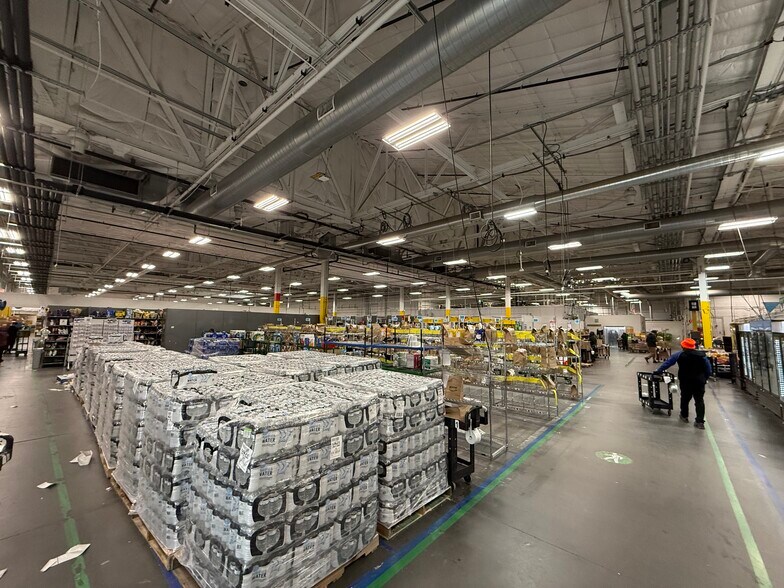 More Photos Of 940-1060 Monroe St, Hoboken Distribution For Lease