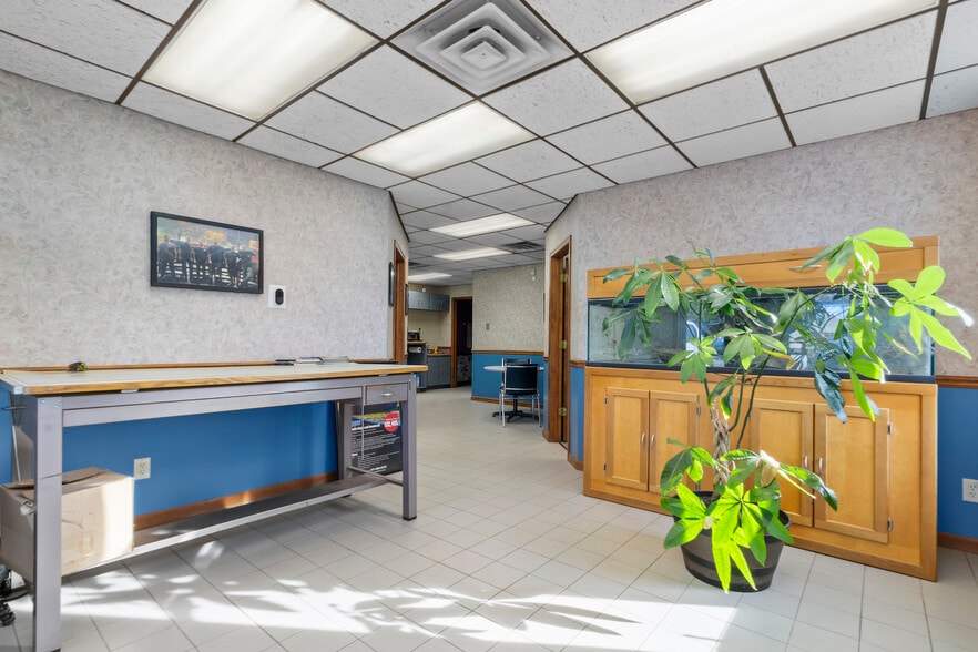 More Photos Of 4801 Van Cleave St, Indianapolis Warehouse For Sale