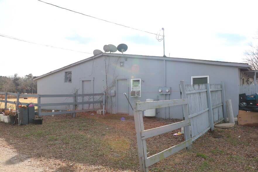 More Photos Of 919 Lakewood Farmingdale Rd, Howell Horse Stables For Lease