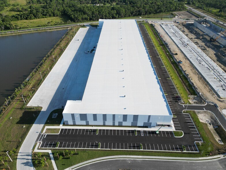 More Photos Of 2000 SW Kanner Hwy, Stuart Unknown For Lease