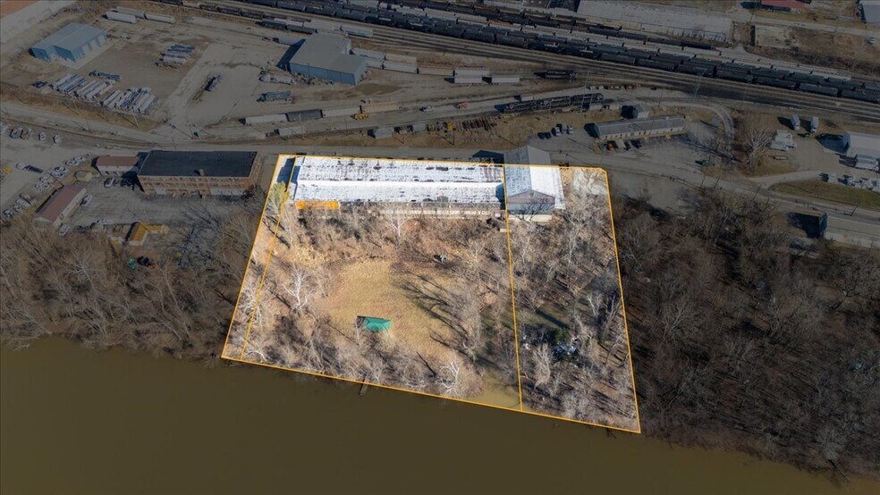 Primary Photo Of 828 Depot St, Parkersburg Warehouse For Sale