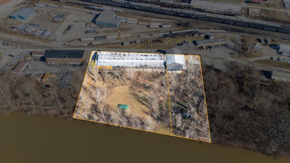 More Photos Of 828 Depot St, Parkersburg Warehouse For Sale