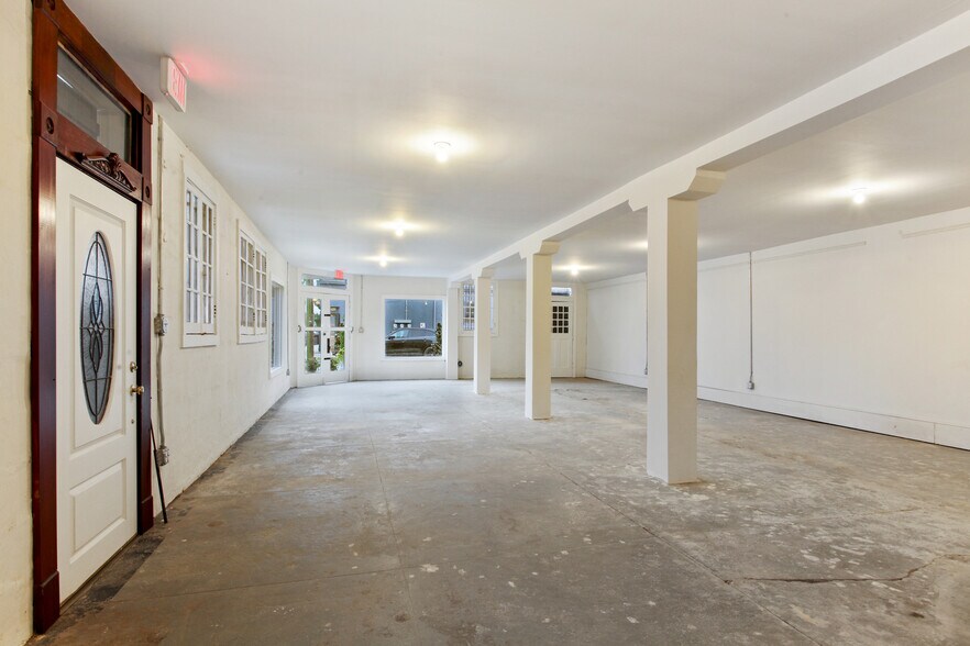 More Photos Of 8500 Oak St, New Orleans Storefront Retail Office For Sale