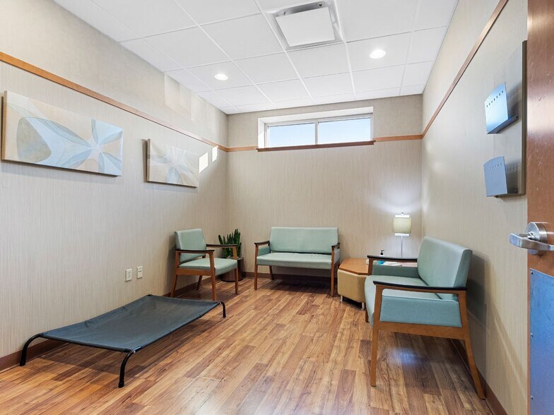 More Photos Of 4706 New Horizons Blvd, Appleton Medical For Sale