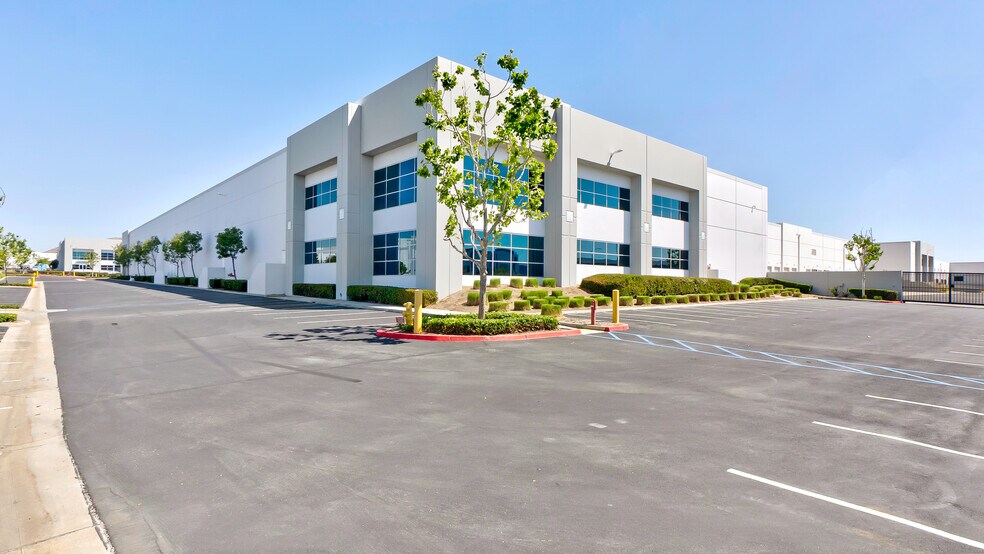 More Photos Of 6335 Sycamore Canyon Blvd, Riverside Warehouse For Lease