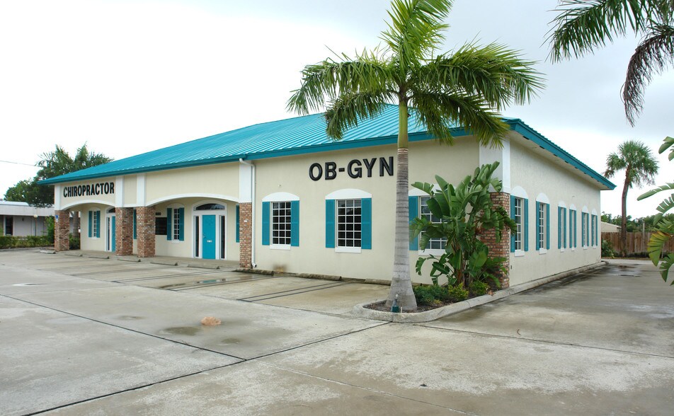 More Photos Of 3600-3650 Forest Hill Blvd, West Palm Beach Medical For Lease