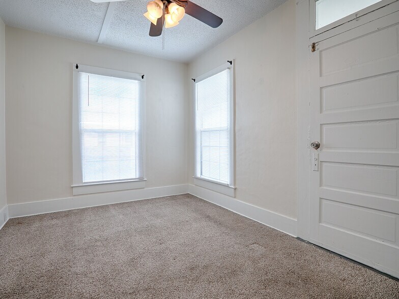 More Photos Of 422 E Citrus Ave, Eustis Multifamily For Sale