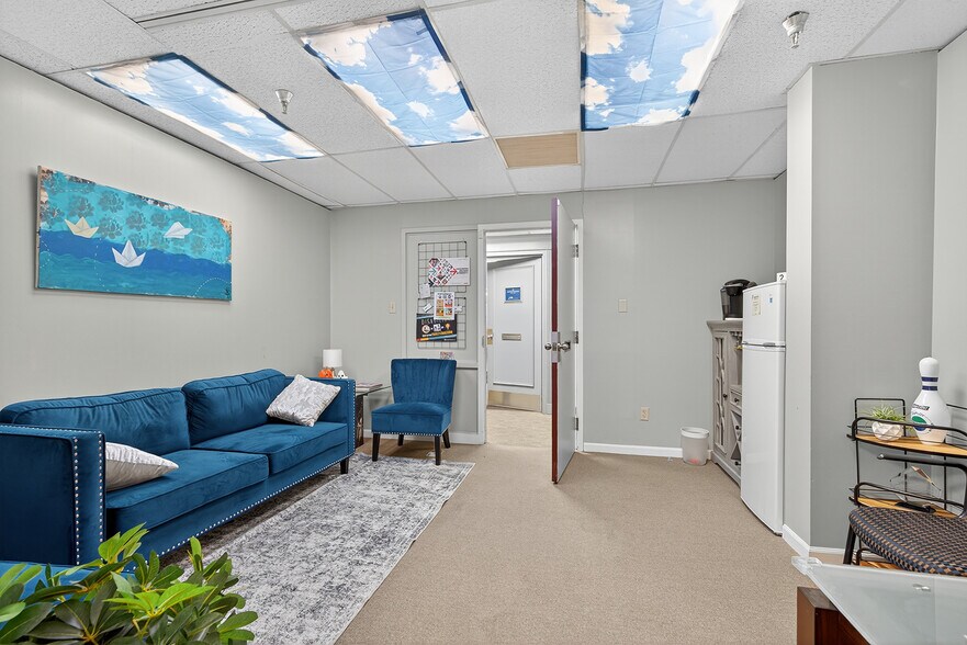 More Photos Of 3138 Custer Dr, Lexington Medical For Sale