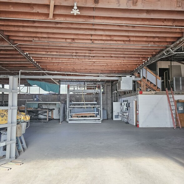 More Photos Of 350 Center St, Grayslake Warehouse For Sale