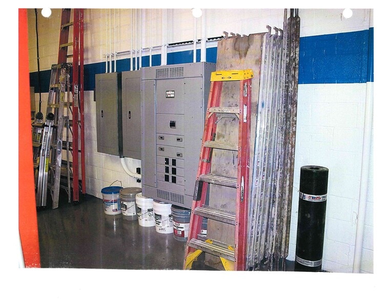 More Photos Of 17399 Broadway Ave, Maple Heights Auto Repair For Sale