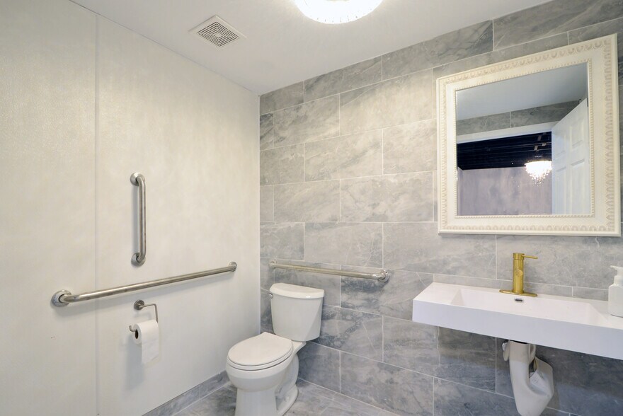 More Photos Of 5491 Adams St, Mounds View Freestanding For Sale